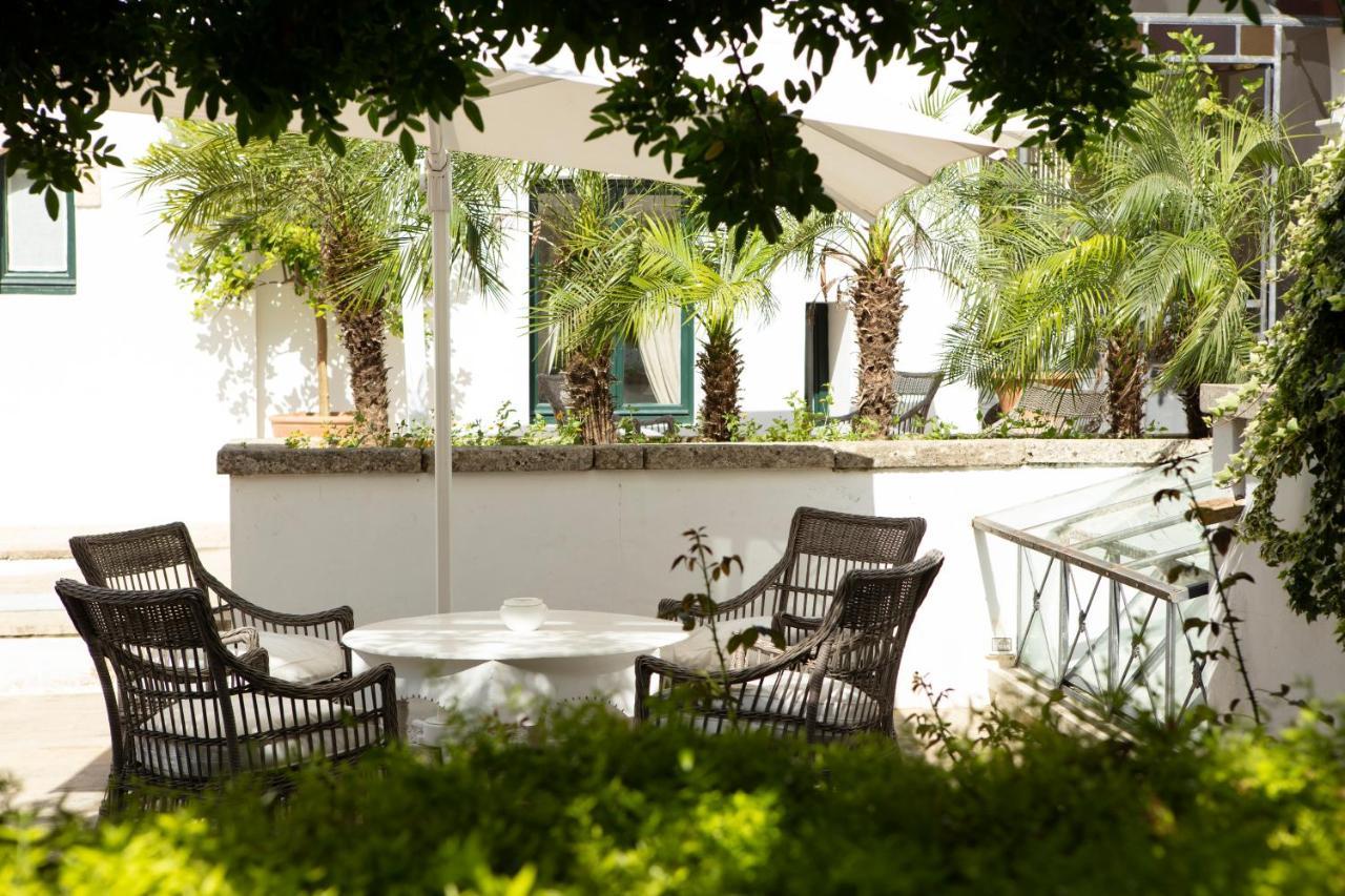 Don Alfonso Dimora D'Epoca Bed & Breakfast รากาเล ภายนอก รูปภาพ