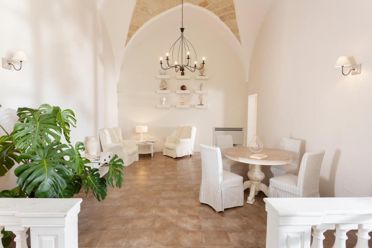 Don Alfonso Dimora D'Epoca Bed & Breakfast รากาเล ภายนอก รูปภาพ