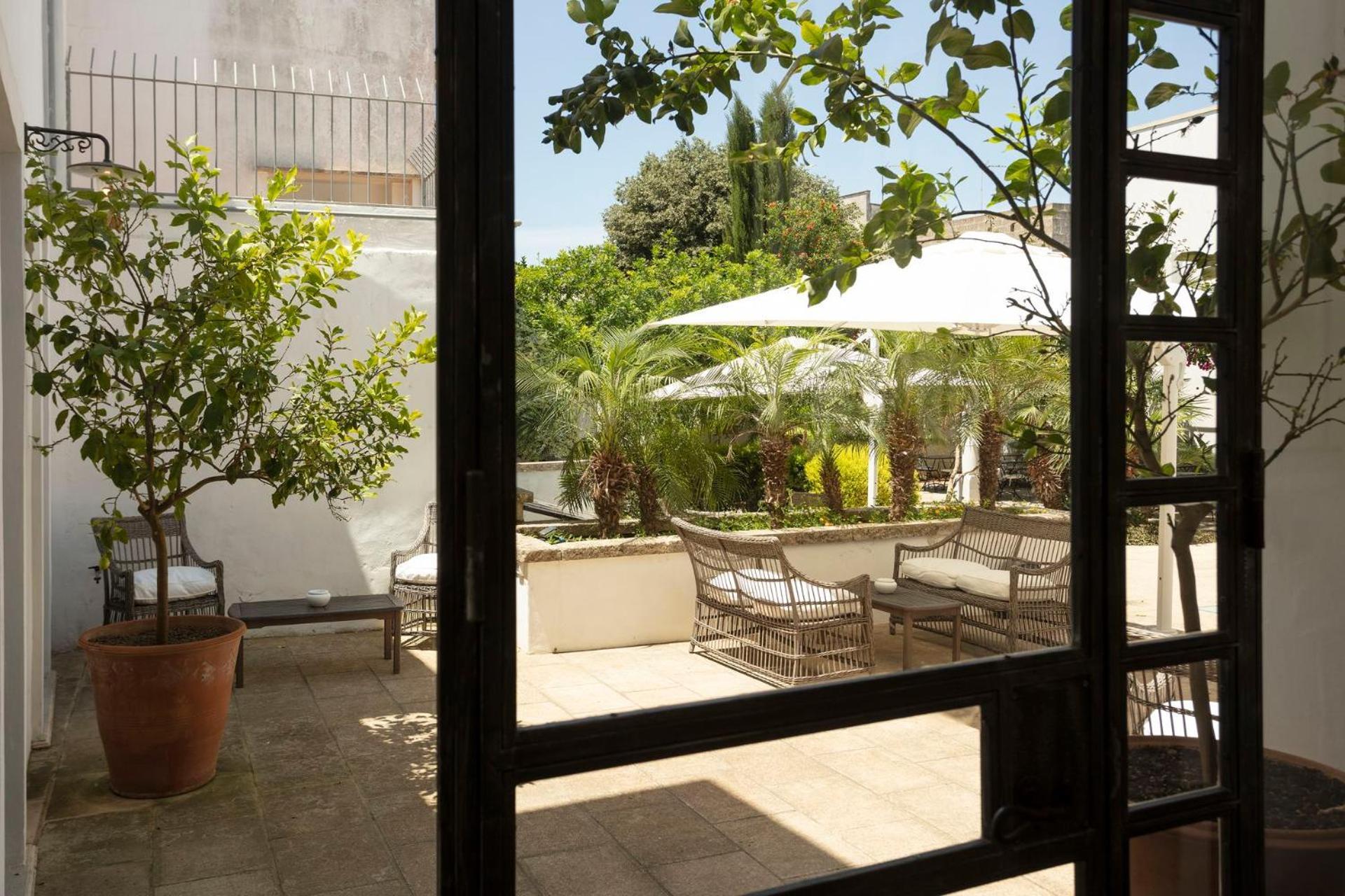 Don Alfonso Dimora D'Epoca Bed & Breakfast รากาเล ภายนอก รูปภาพ