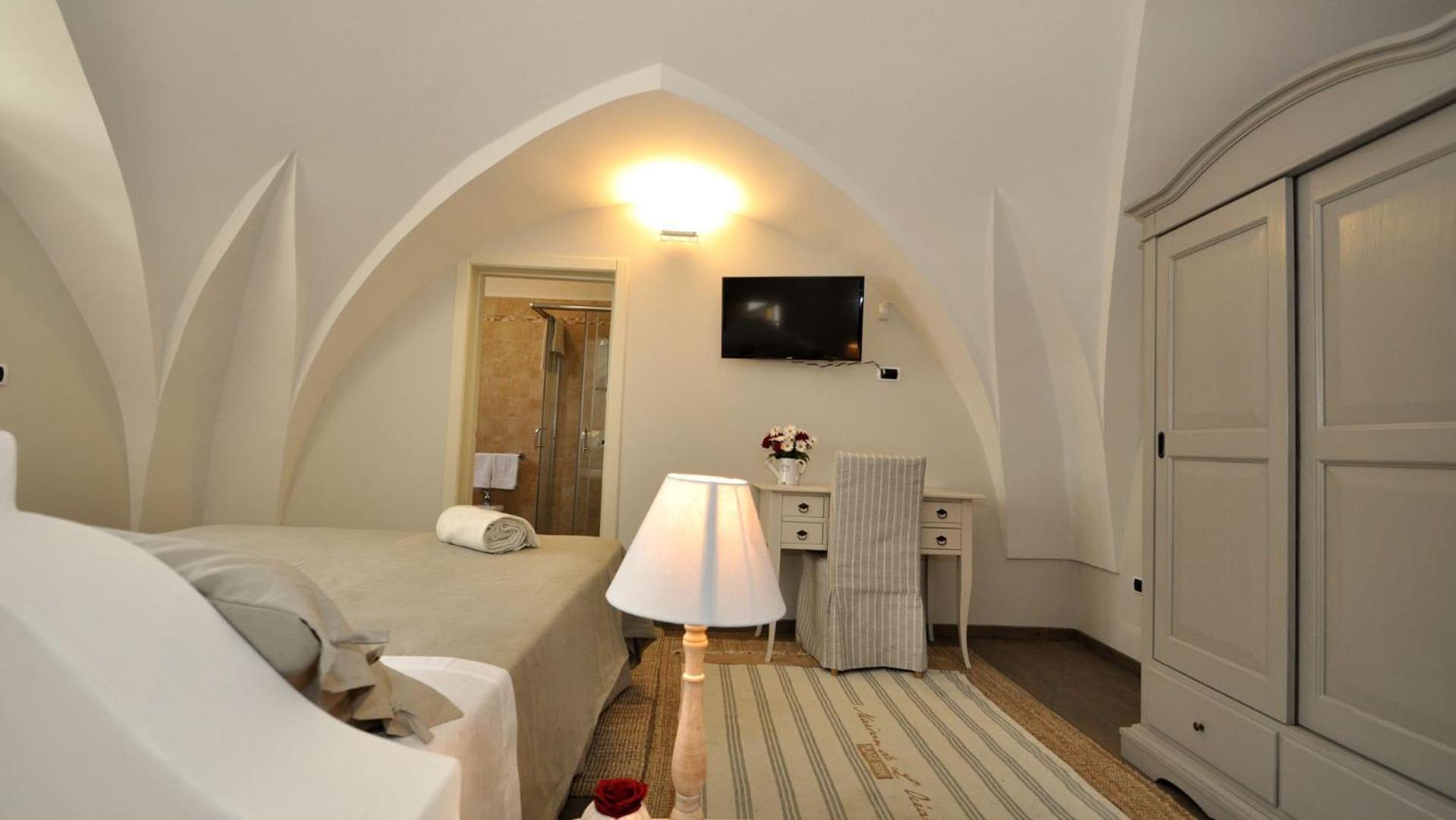 Don Alfonso Dimora D'Epoca Bed & Breakfast รากาเล ภายนอก รูปภาพ