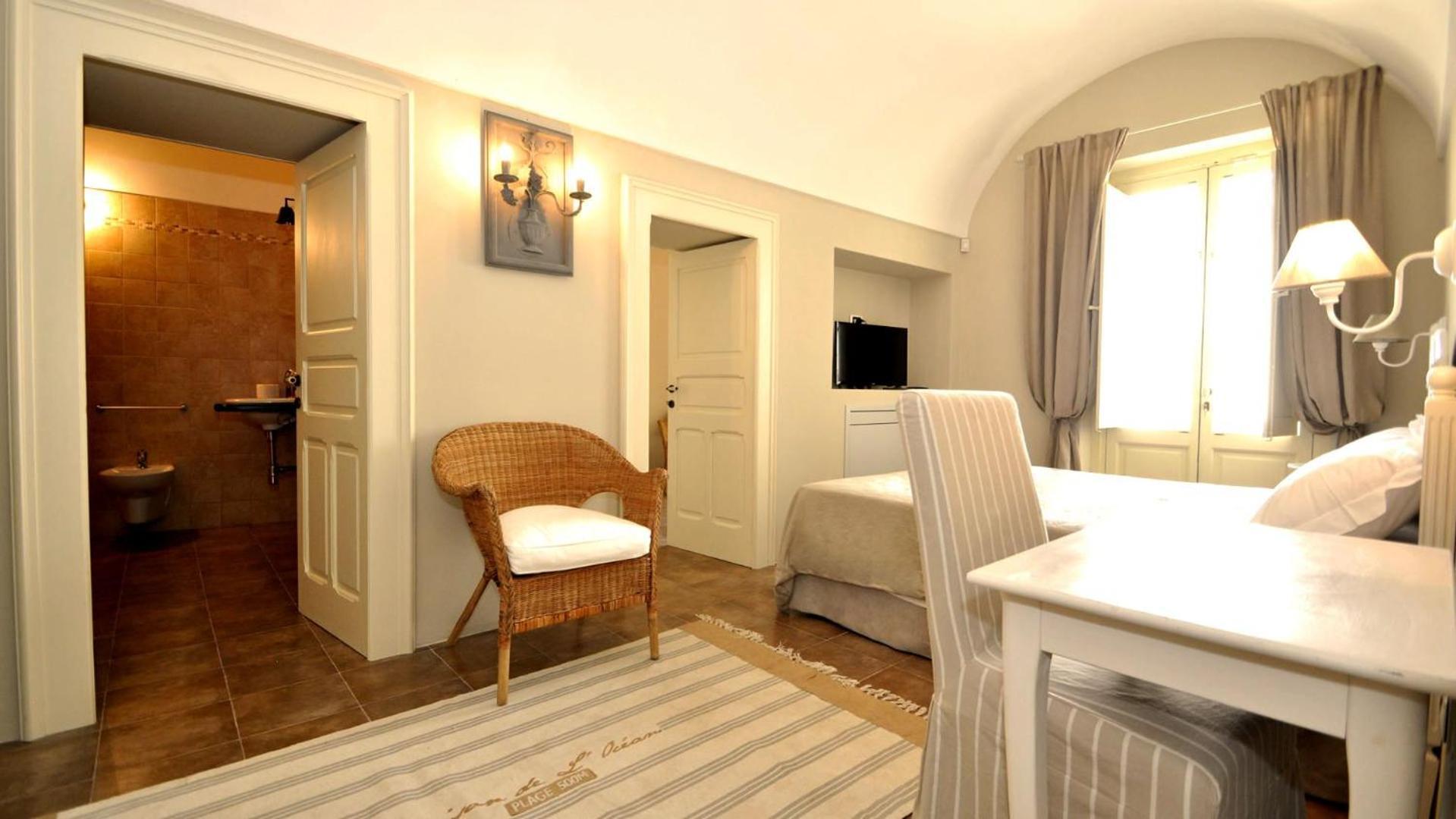 Don Alfonso Dimora D'Epoca Bed & Breakfast รากาเล ภายนอก รูปภาพ