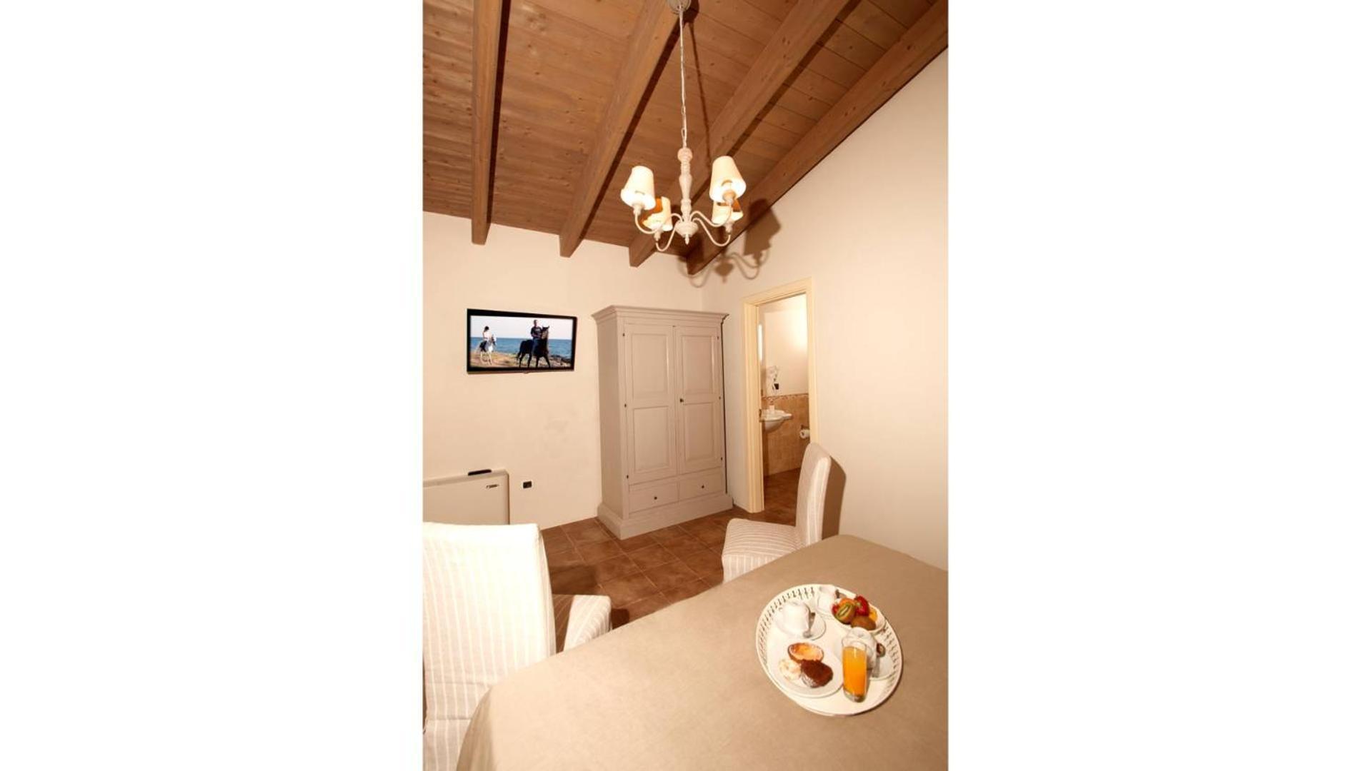 Don Alfonso Dimora D'Epoca Bed & Breakfast รากาเล ภายนอก รูปภาพ