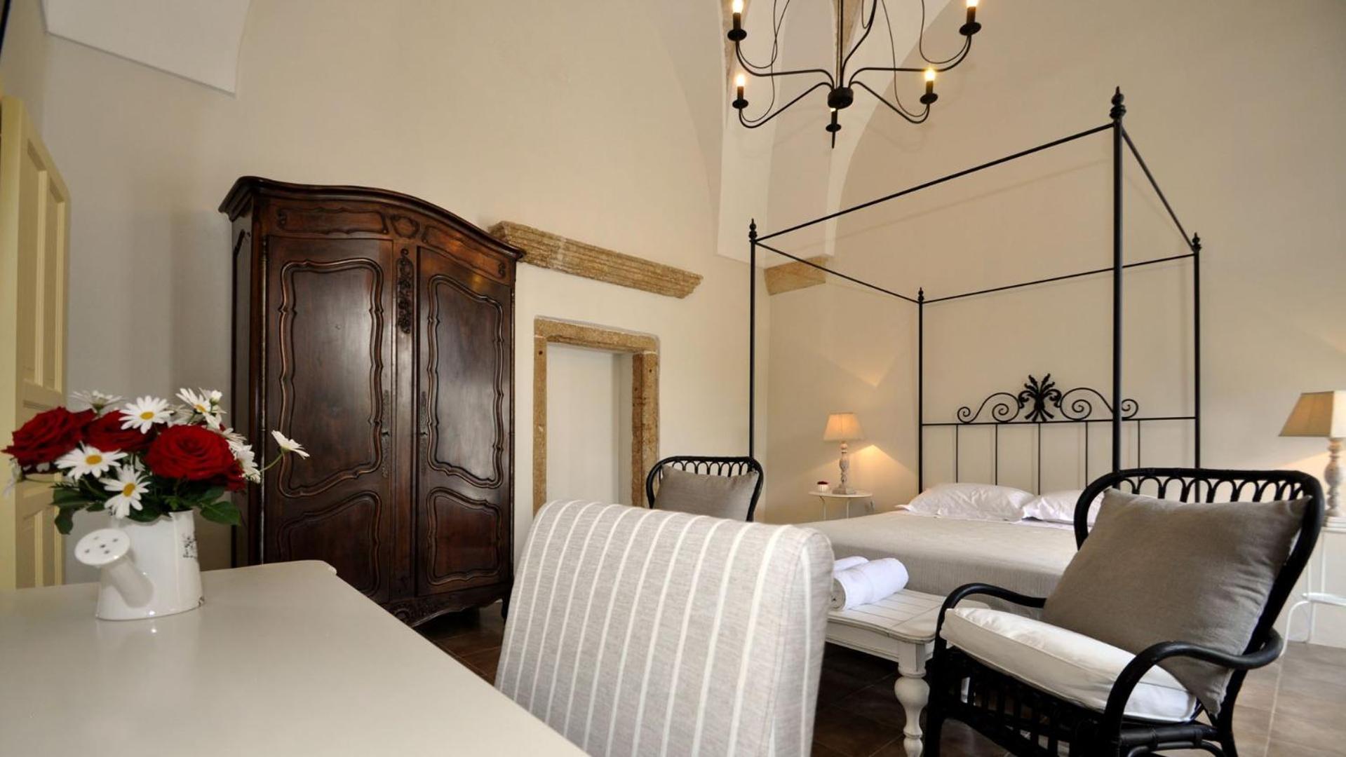 Don Alfonso Dimora D'Epoca Bed & Breakfast รากาเล ภายนอก รูปภาพ